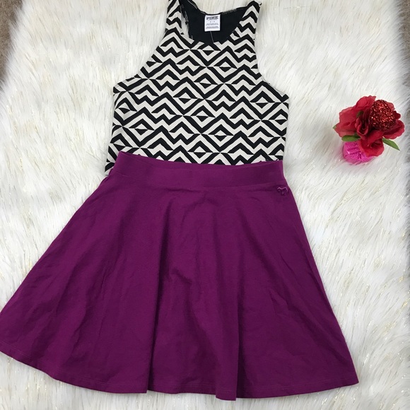 PINK Victoria's Secret Dresses & Skirts - VS PINK high waisted skater skirt